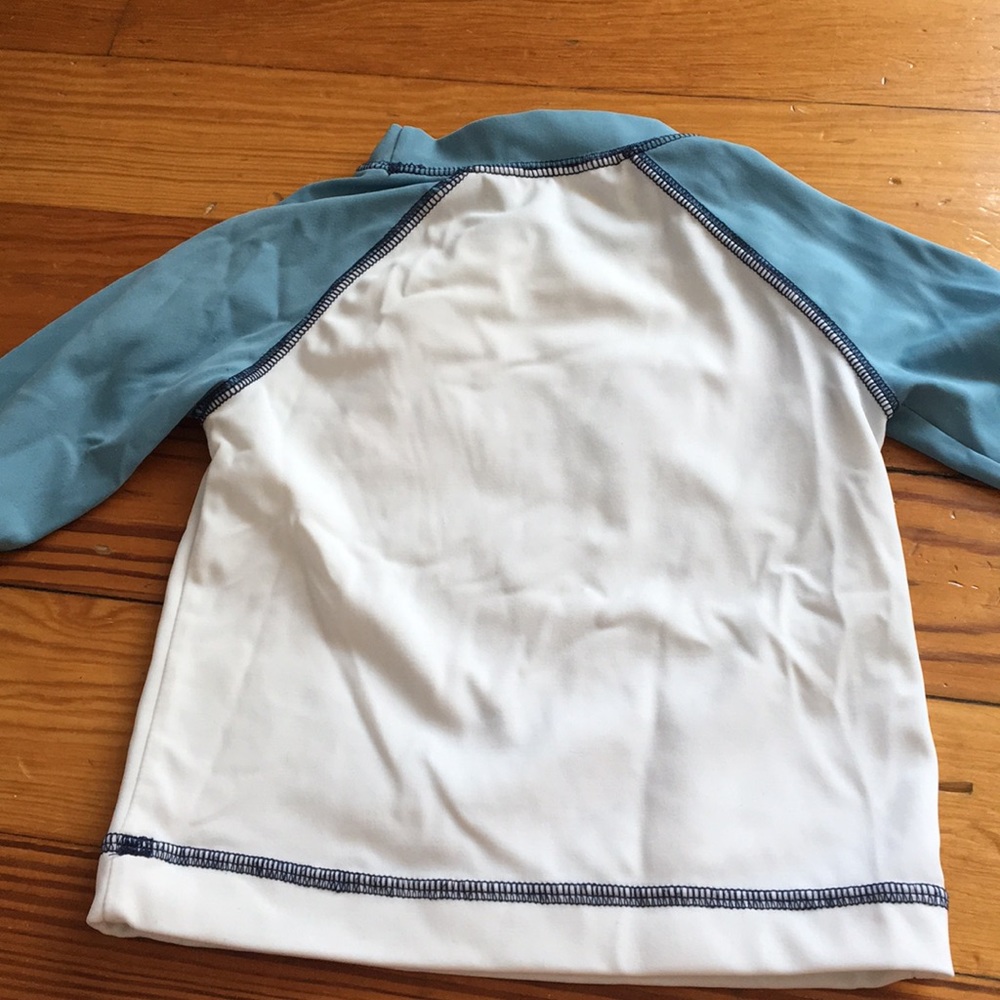2 Gymboree Rash Guards - 12-18m - Picture 4 of 7